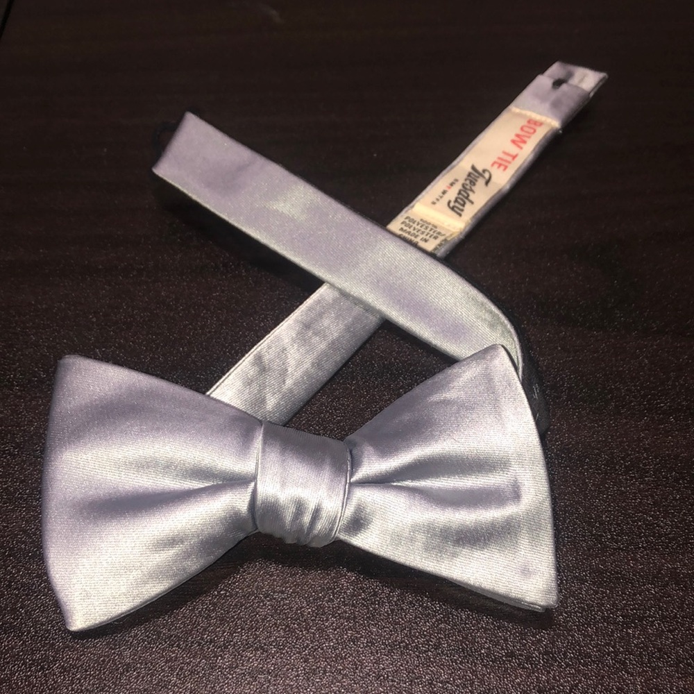 Pre Tied Bow Tie Tuesday - Silver